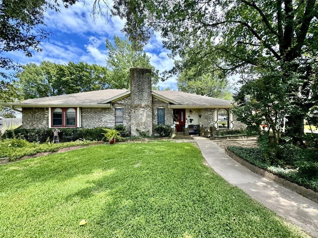 1220 N Collegiate Dr