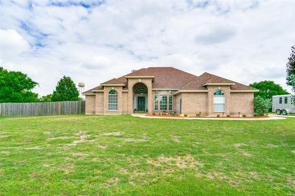 1207 Sam Bass Rd