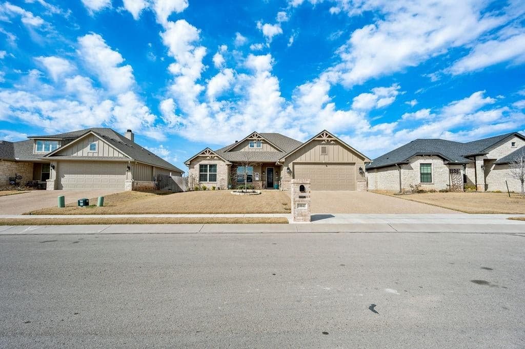 10041 Wildberry Dr