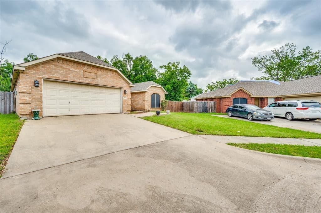 511 Larry Dr