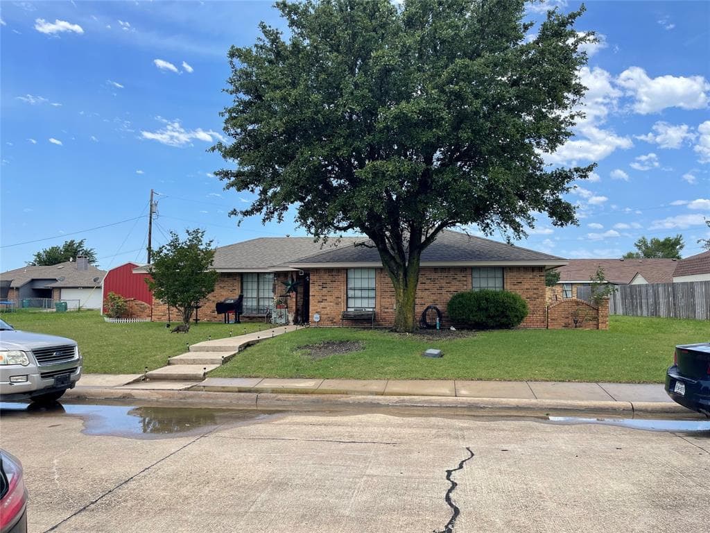 305 Creekside Dr