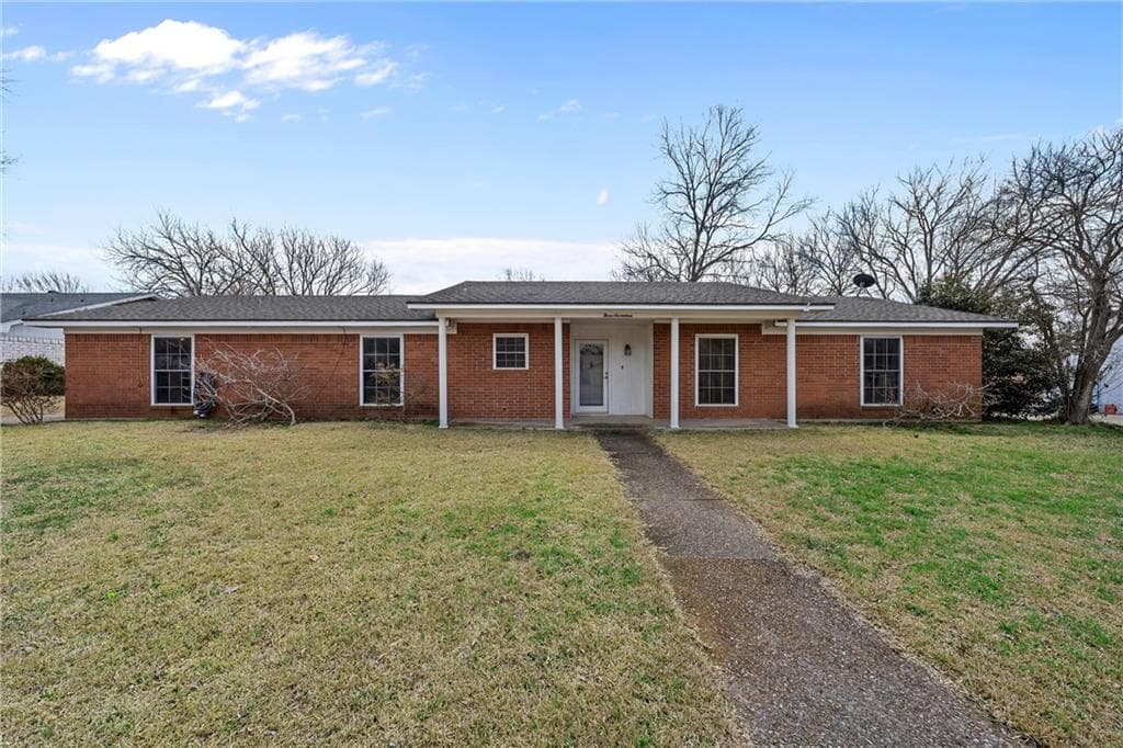 317 Crescent Dr