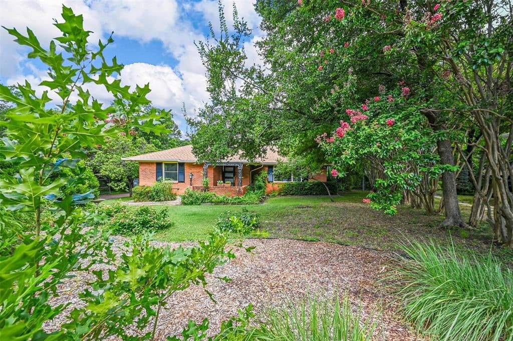 2187 Mack Cir