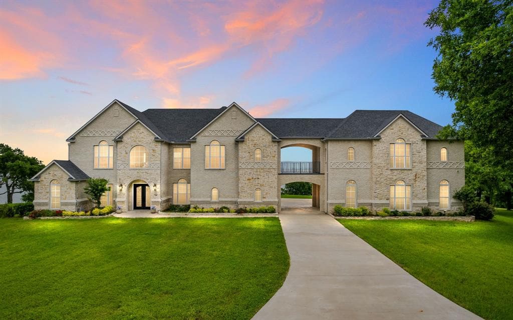 200 Peninsula Dr