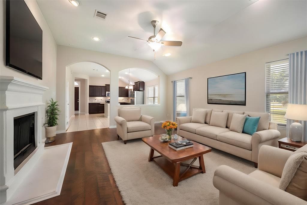 3905 Muscadine Dr