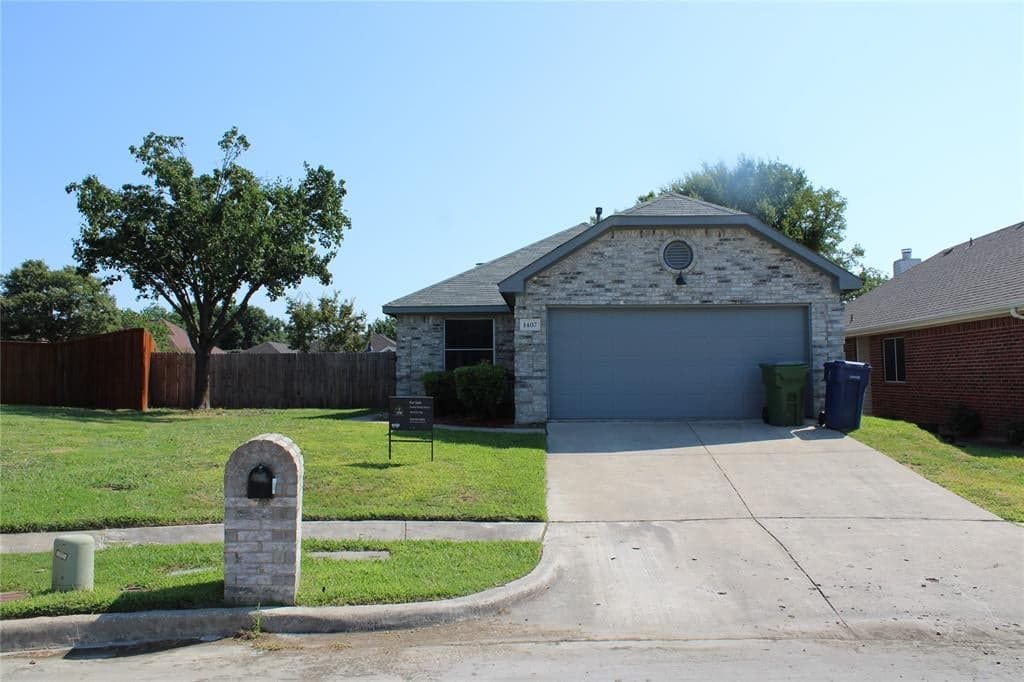 1407 Deville Cir