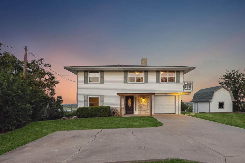 2900 Hilltop Ct