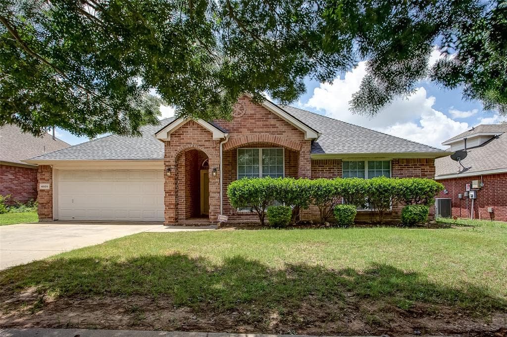 4509 Embercrest Ln