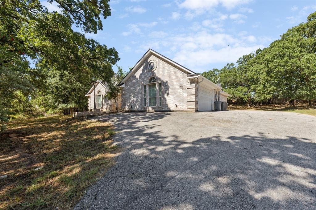 725 Stribling Dr