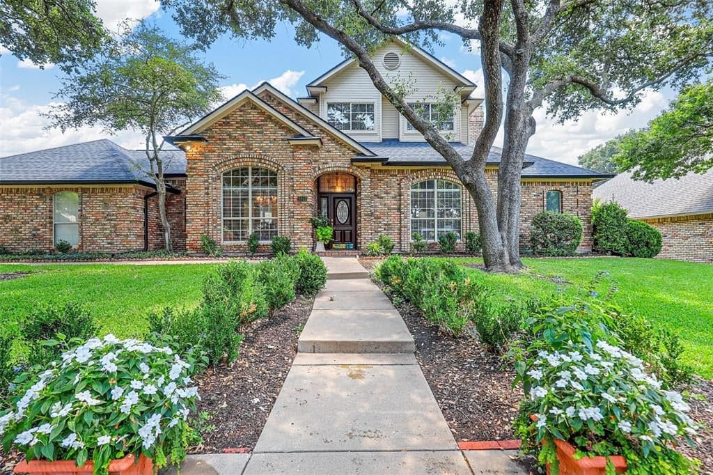 3813 Snow Creek Dr