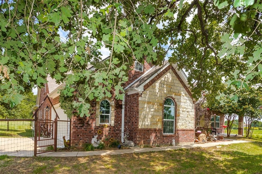 Main property image