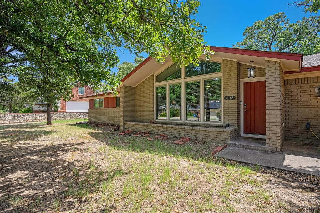 203 Shady Oak Rd