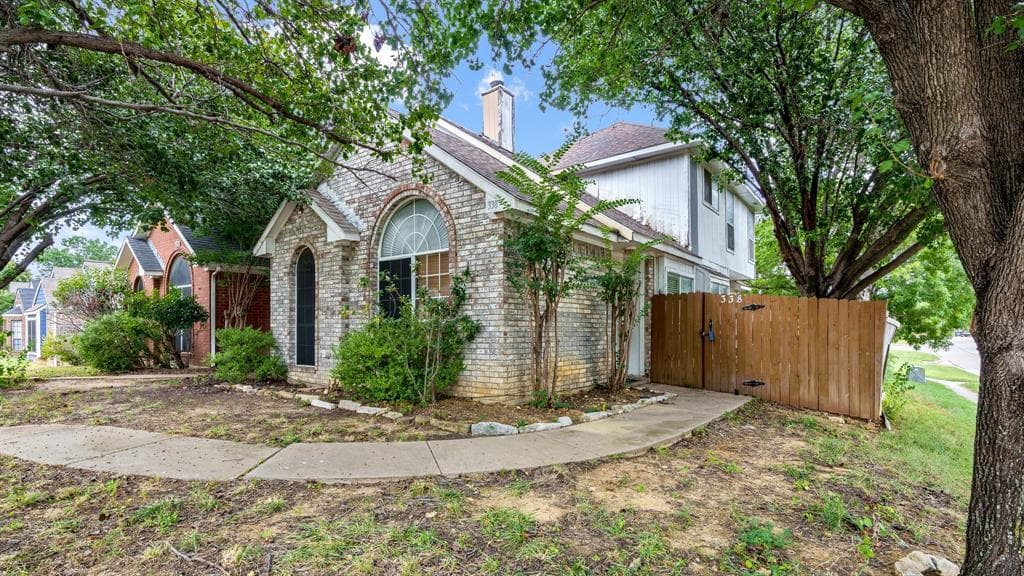 338 Teakwood Ln