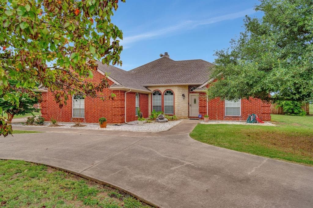 208 Saddlebrook Ct