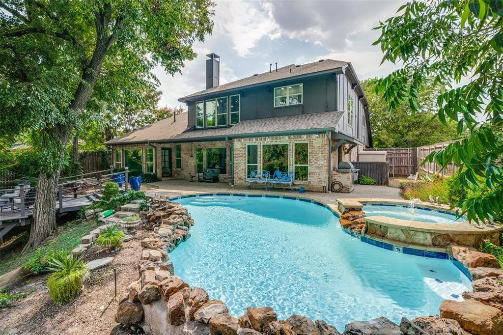 10140 Cromwell Dr