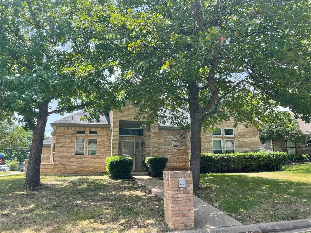 6214 Brookstone Dr