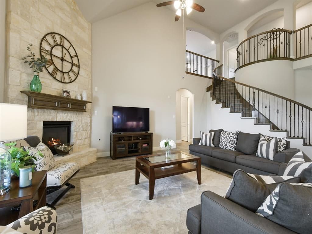 4125 Frontera Vista Dr