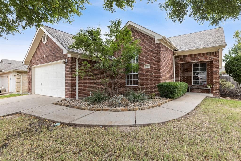 7041 Lomo Alto Dr