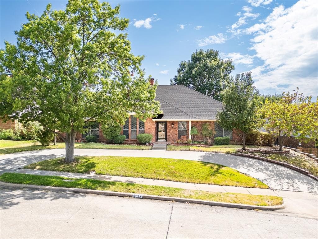 2917 Club Hill Dr