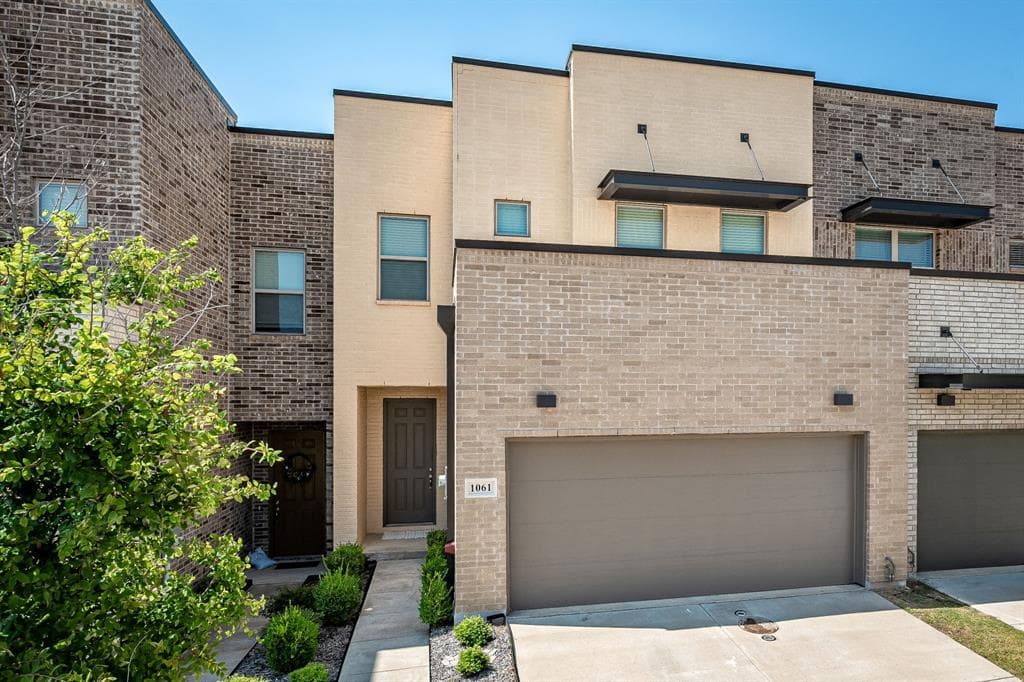 1061 Maverick Dr