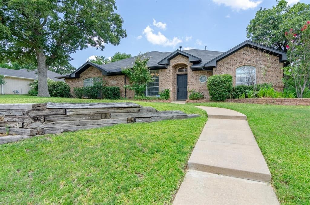 1255 Elmbrook Dr