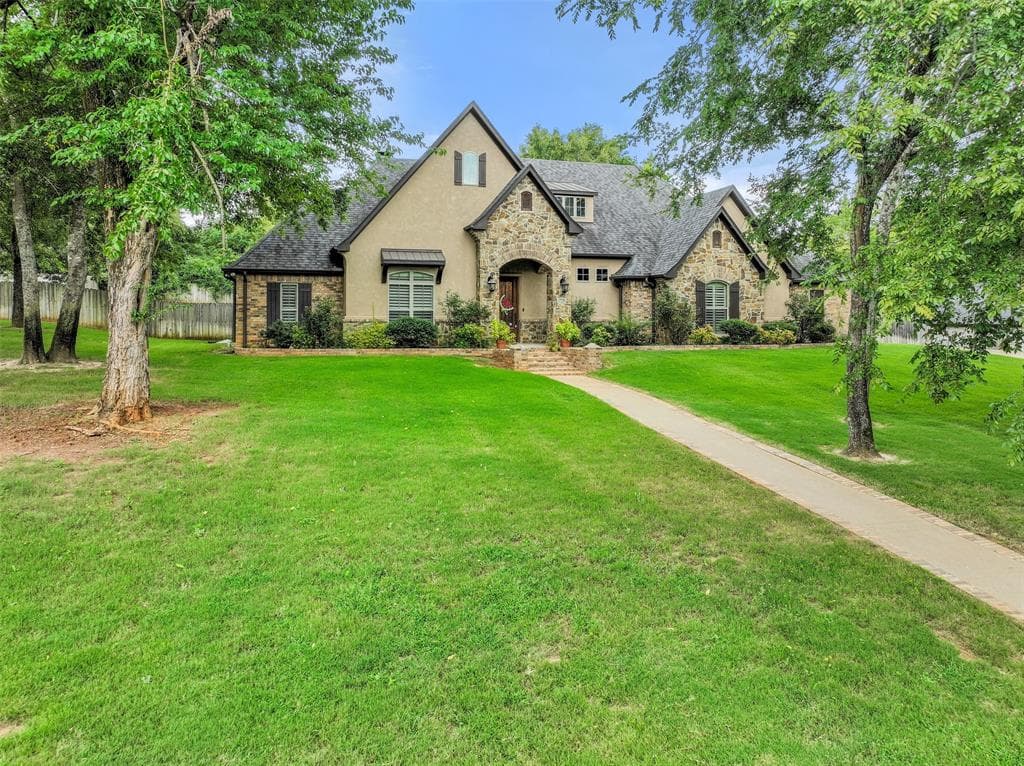 469 Oak Grove Way