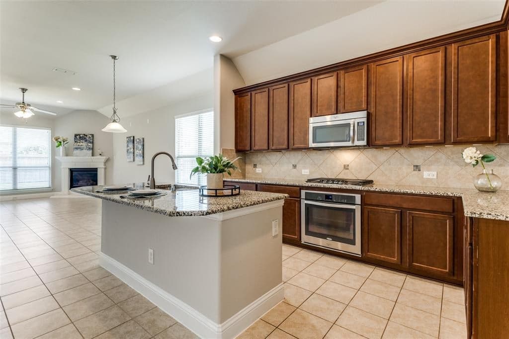2400 Wrexham Dr