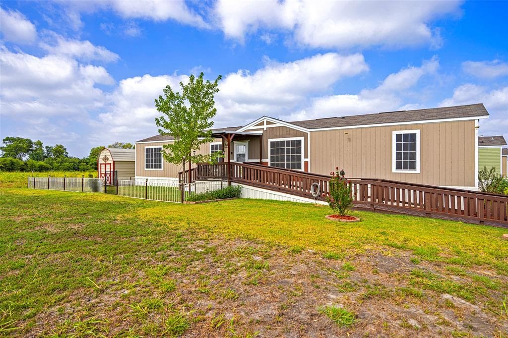 123 Twin View Ln