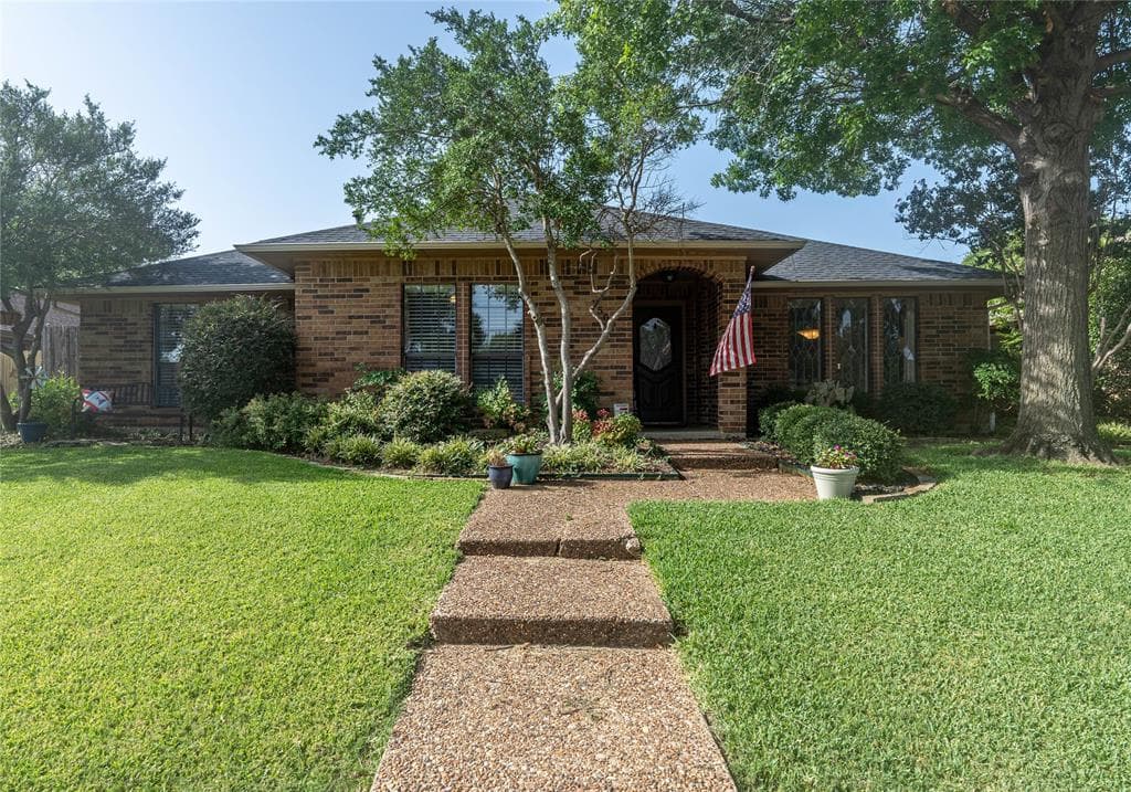 1506 Bellflower Dr
