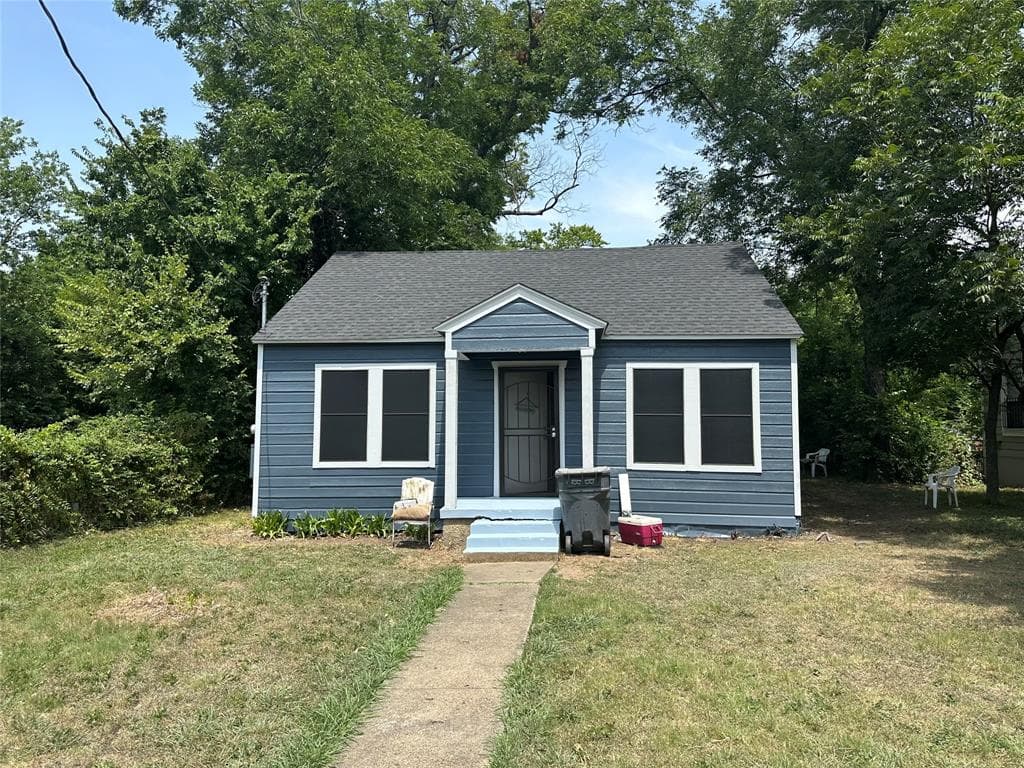 3911 Carl St