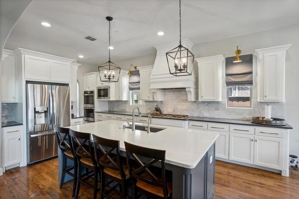 4311 Peppervine Ln