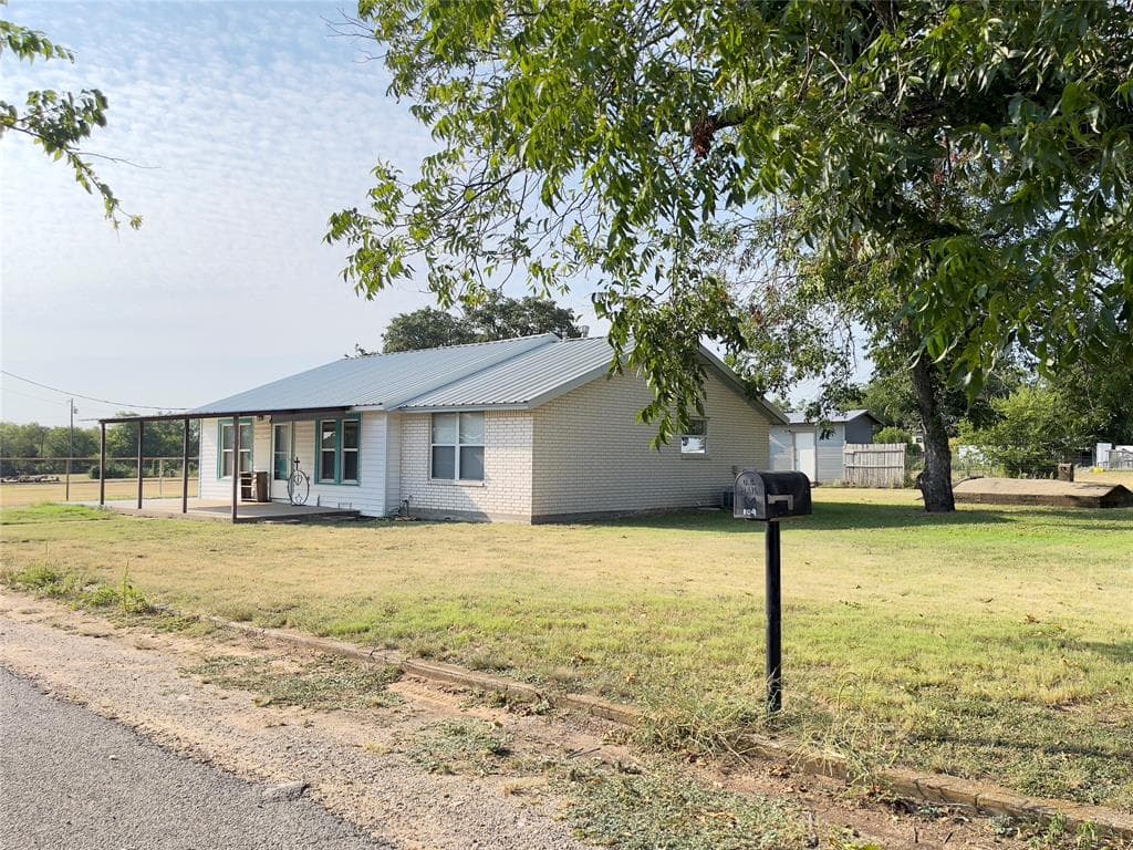 105 W Liveoak St