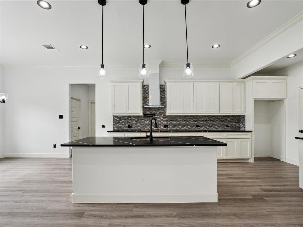 250 Private Road 7204