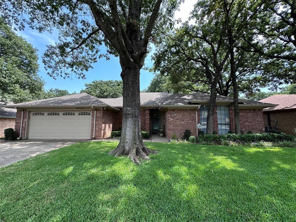 6748 Inwood Dr