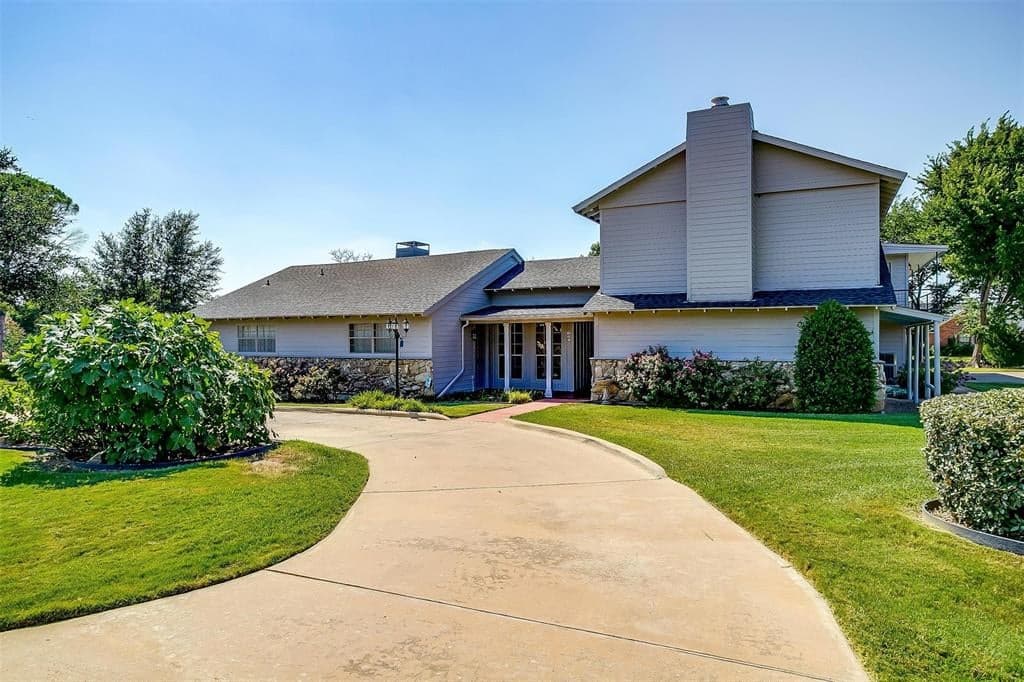 301 Edgehill Rd