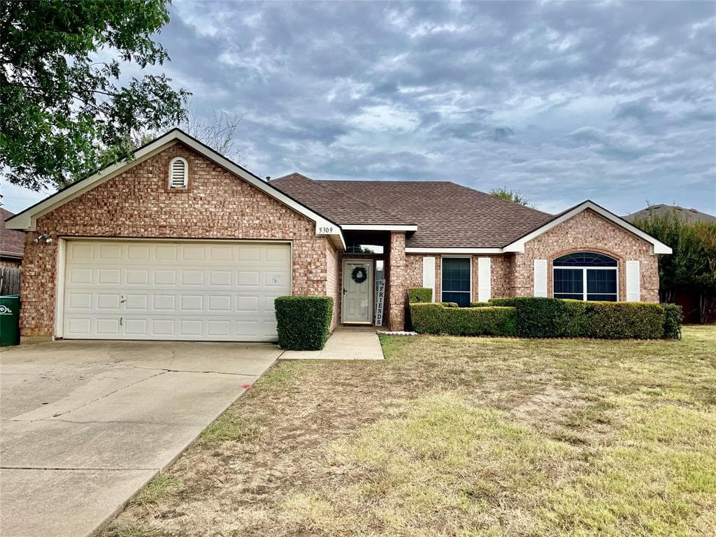 5309 Paulie Dr