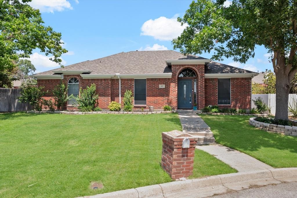 409 Dove Ln