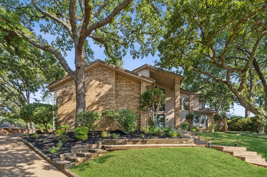 3905 Cross Hill Ct
