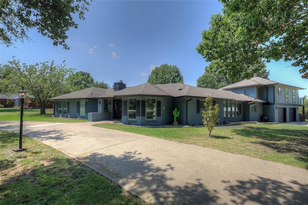 10713 Meadowbrook Blvd