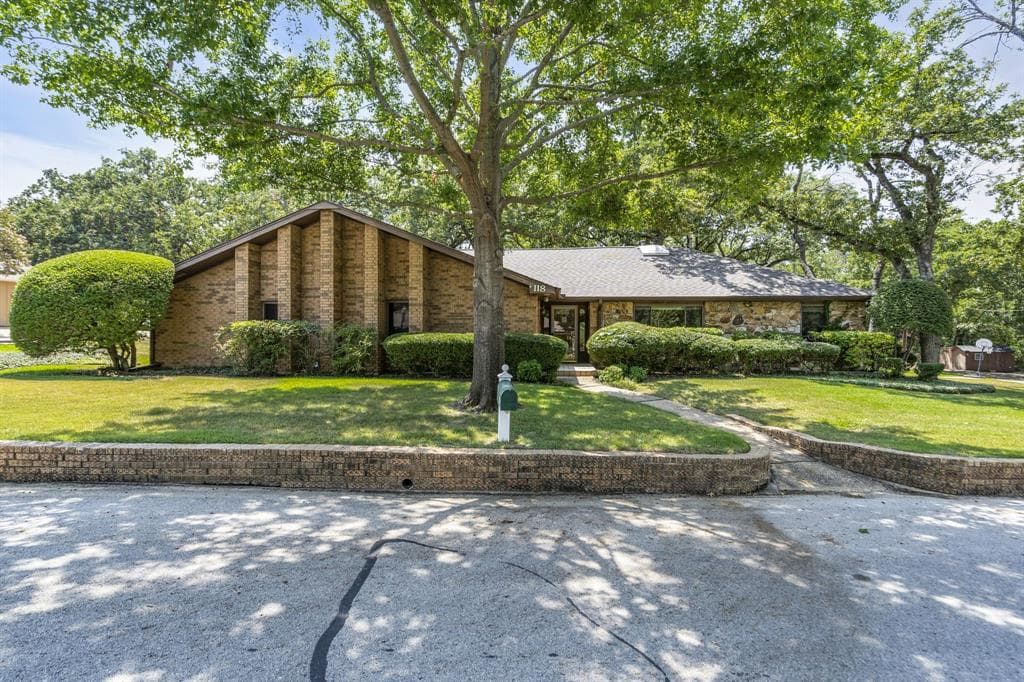 118 Nowlin Dr