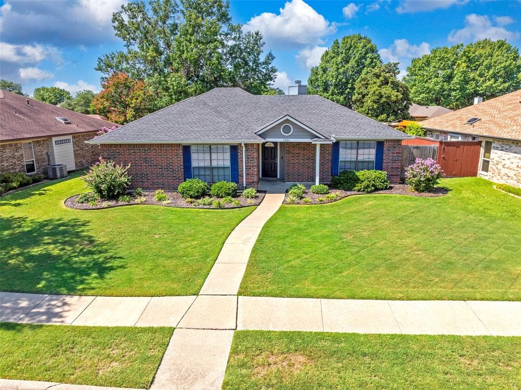 3801 University Dr