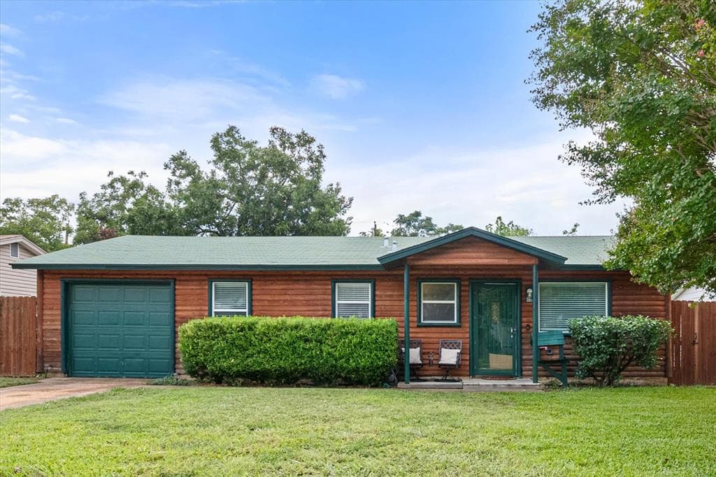 816 Collin Dr