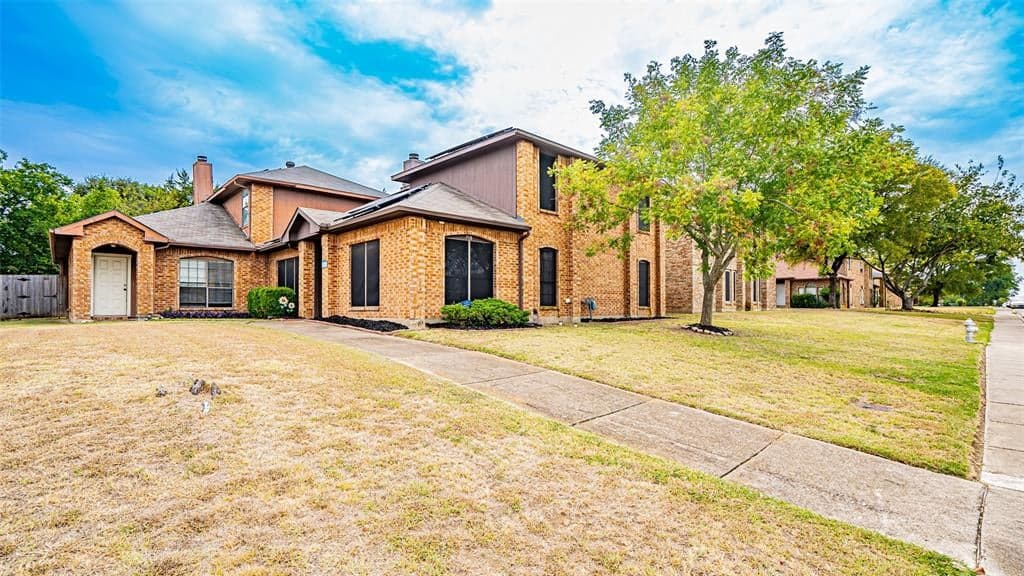 718 Cresent Dr