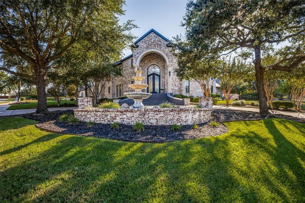 5214 Lake Forest Dr
