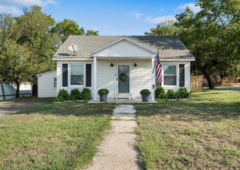 1305 Court Cir