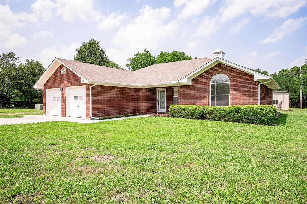 450 Venezia Ct