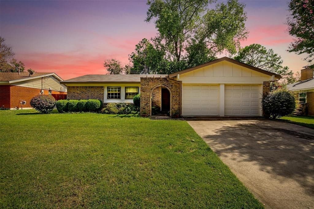 1904 Knoxville Dr
