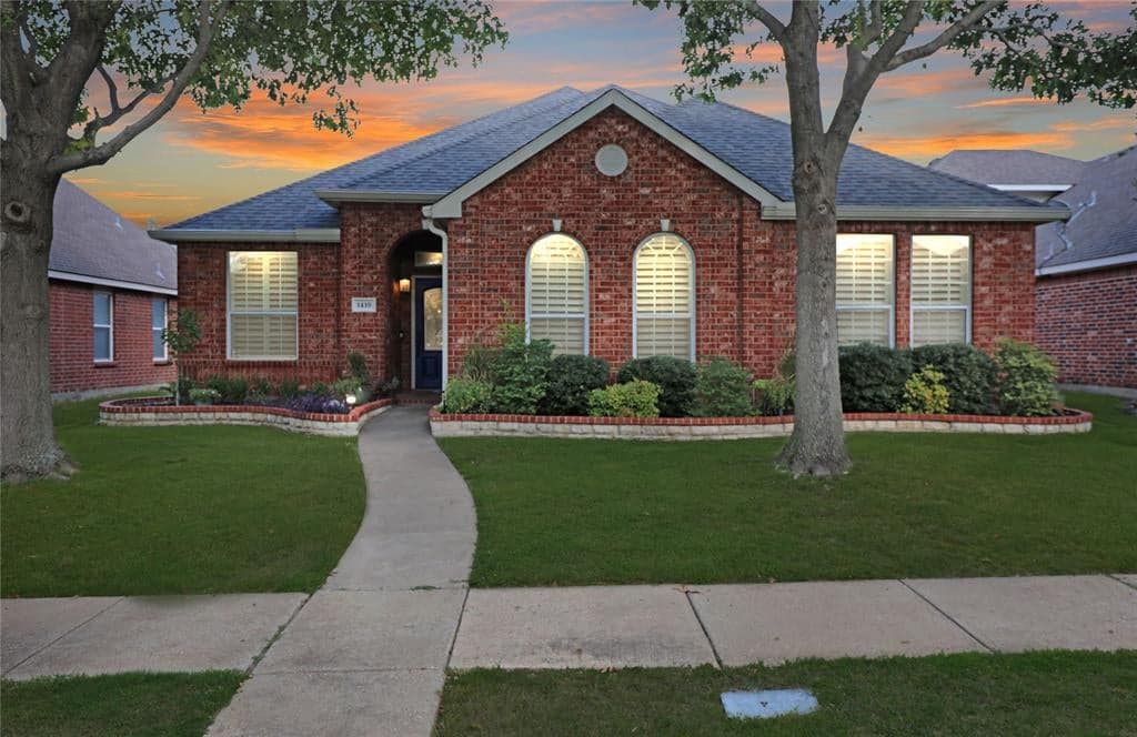 1410 Hazelwood Dr