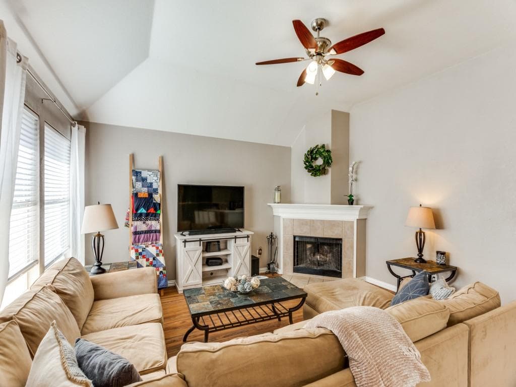 8204 Dynasty Dr