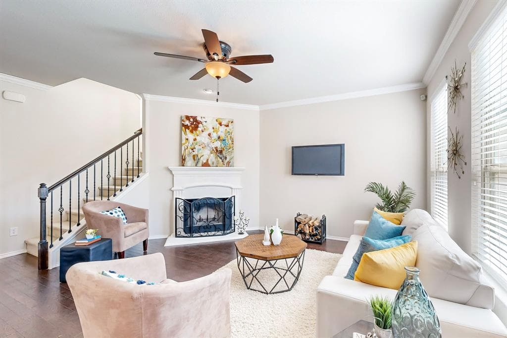 1032 Charleston Ln